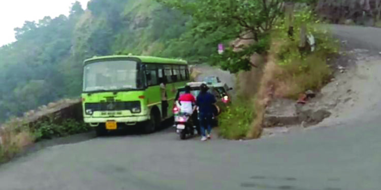 पालकमंत्र्यांना आश्‍वासनांचा विसर