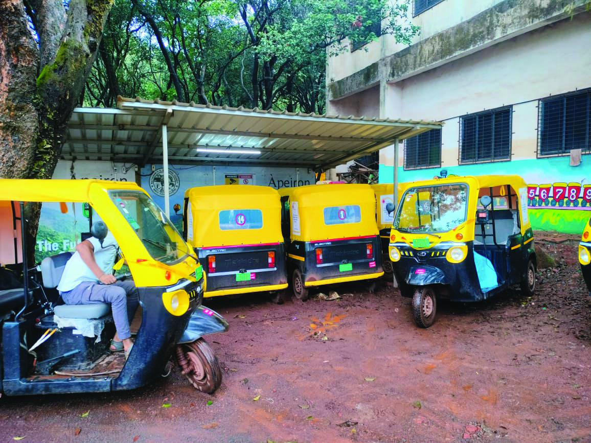 Kashi Raksha Driver ई-रिक्षा चालकाची मनमानी - Krushival