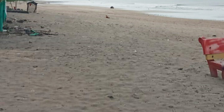 पर्यटकांनी फिरवली काशीद बीचकडे पाठ