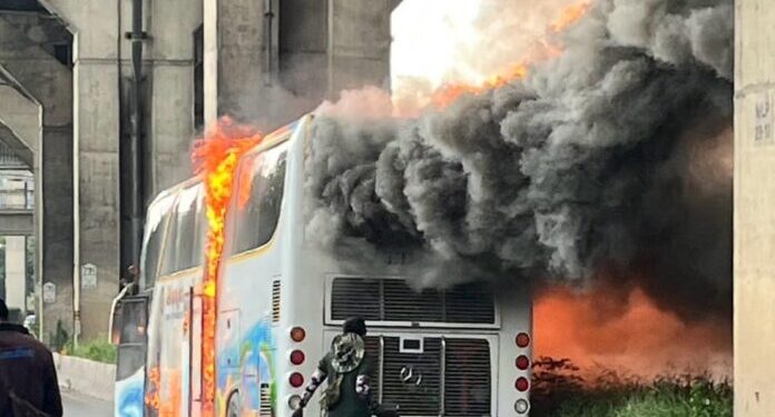 थायलंड येथे शाळेच्या बसने घेतला पेट; 25 विद्यार्थ्यांचा होरपळून मृत्यू