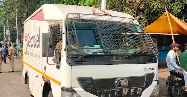 मोठी बातमी: पुण्यात सापडला सोन्याने भरलेला ट्रक