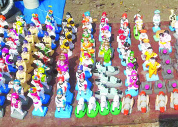 चिनी मातीचे मावळे बाजारात दाखल