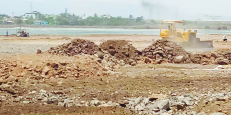 प्रकल्प उभारणीत अब्जावधींच्या रॉयल्टीला चुना