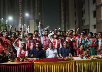 कार्यकर्त्यांचा शेकापमध्ये जाहीर प्रवेश