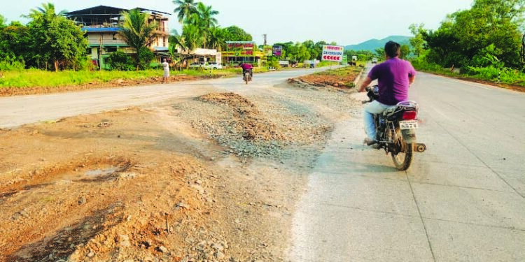 महामार्गावरील अपघाताचा धोका वाढला
