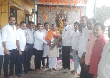 महाराजांच्या पुतळ्याचे अनावरण