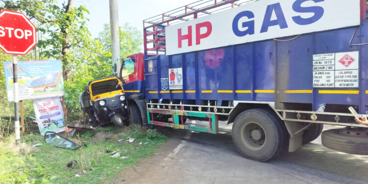 कर्जत-मुरबाड महामार्गावर अपघातांची मालिका
