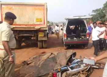 रत्नागिरी-कोल्हापूर मार्गावर भीषण अपघात