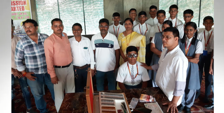 डिकसळ येथे नेत्र तपासणी शिबीर संपन्न