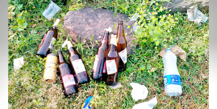 मुरूड खोराबंदर बनलेय तळीरामांचा अड्डा