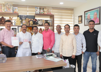 तीन कंपन्यांतील पगारवाढीचे करार