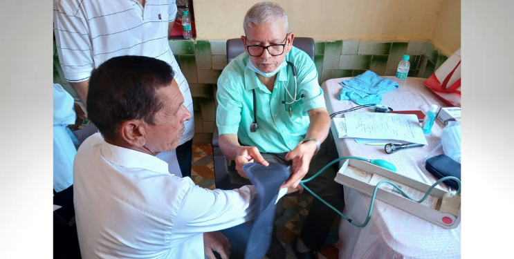 वृद्धाश्रमाचे आरोग्य तपासणी शिबीर