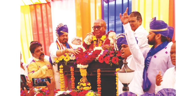 कर्जतमध्ये उभारणार बाबासाहेबांचा पूर्णाकृती पुतळा