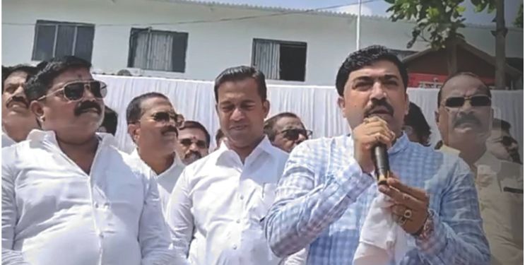 कर्जतच्या नाकर्त्या आमदाराने काय केलं?