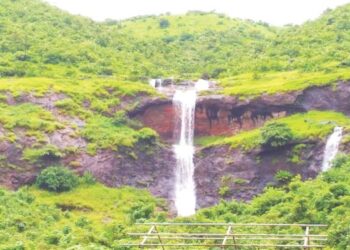 परतीच्या पावसामुळे पर्यटनाला बहर