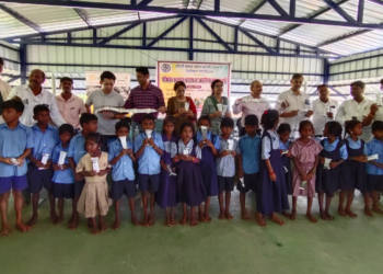 आरोग्य तपासणी व पोषक आहाराचे वाटप