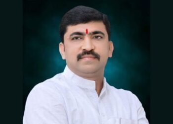 कर्जतचे सुधाकर घारे कोट्यवधींचे मालक