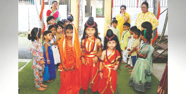 दिवाळीनिमित्त चिमुकल्यांचा उत्साह