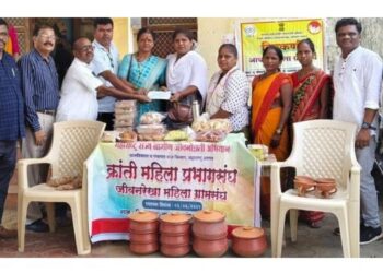 बचत गटांना मदतीचा हात