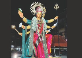 उद्या मूर्ती, घटांची प्रतिष्ठापना