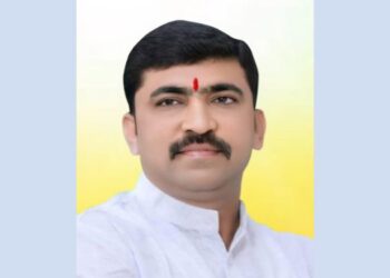 सुधाकर घारे हाती घेणार तुतारी हाती?