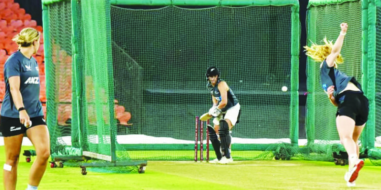 न्यूझीलंडच्या अष्टपैलू खेळाडूची मालिकेतून माघार