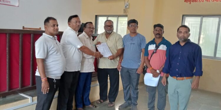 रस्ता नूतनीकरणाचे काम धीम्या गतीने