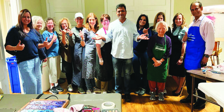 पराग बोरसे यांच्याकडूनअमेरिकन चित्रकारांना चित्रकलेचे धडे