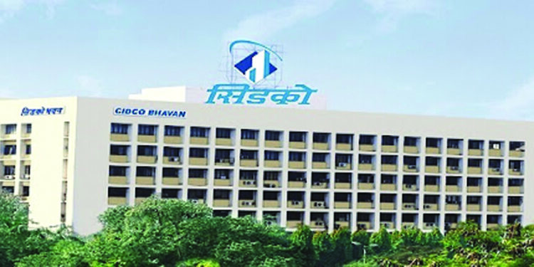 एक महिन्यात ब्याण्णव हजार अर्ज