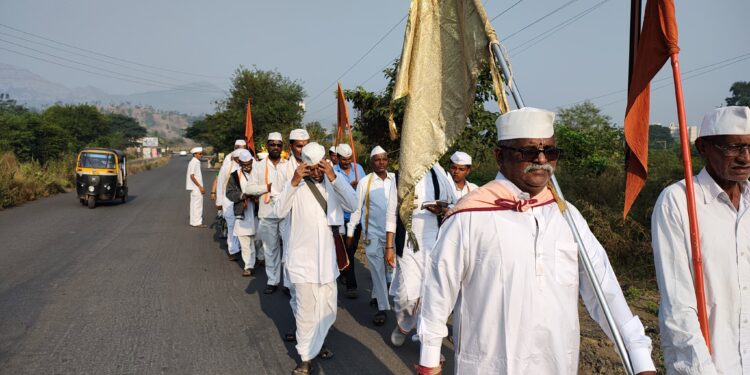 वारकरी निघाले आळंदीकडे