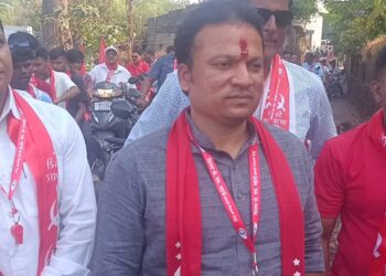 मी बापाच्या जीवावर उड्या मारतो, आणि तुम्ही?- प्रीतम म्हात्रे