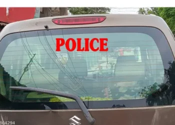 खासगी वाहनांवर पोलिसांचा लोगो