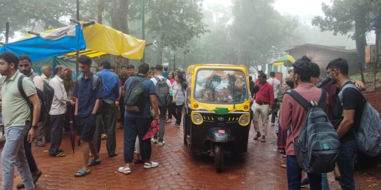 ई-रिक्षा वाढत्या पर्यटनाचा केंद्रबिंदू