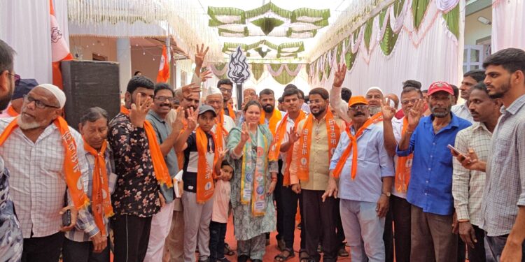 आमदारांना घाम फोडणारा पक्षप्रवेश