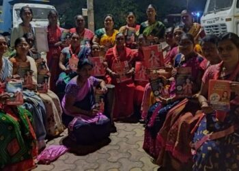 महिलांनी हाती घेतली प्रचाराची धुरा