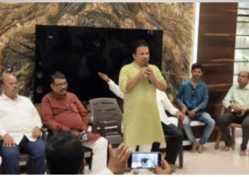 पत्रकारांचे समाजातील काम आदर्शवत