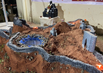 लोहगड किल्ल्याची प्रतिकृती