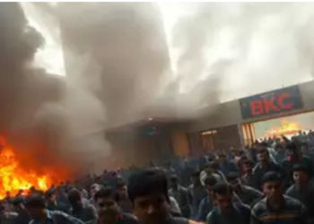 बीकेसी मेट्रो स्टेशनला भीषण आग; मेट्रो सेवा ठप्प