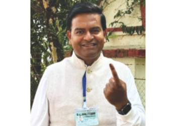 उमेदवारांचे भवितव्य मतपेटीत बंद