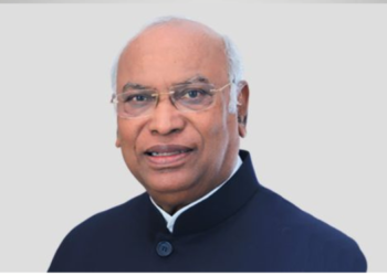 ईव्हीएममुळे निवडणूक प्रक्रिया संशयास्पद: खरगे