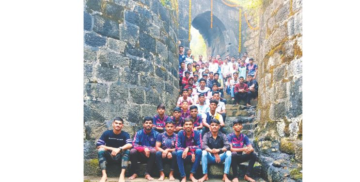 बिरवाडी किल्ल्यावर दिवाळी पहाट