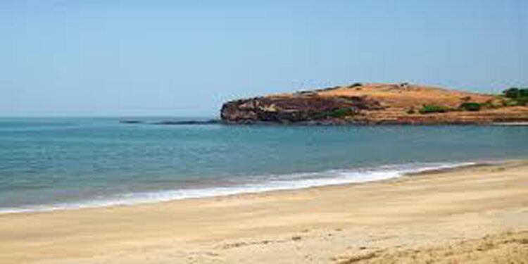 पर्यटकांचा उपविधी कर देण्यास टाळाटाळ