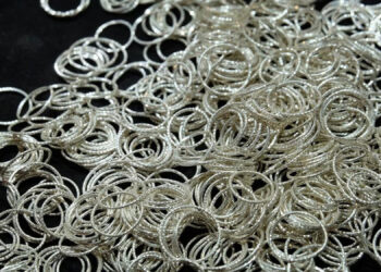 मानखुर्द येथे चांदीचा ट्रक अडवला