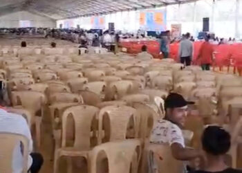 मोदींच्या सभेत रिकाम्या खुर्च्या
