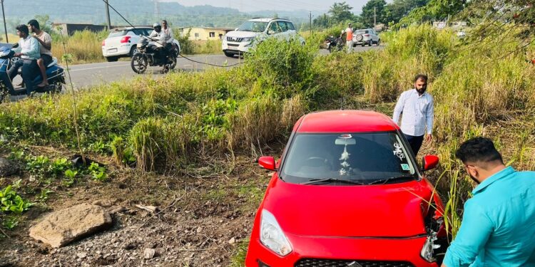 स्विफ्ट कारचा अपघात