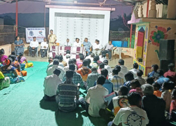 बालविवाहाबाबत आदिवासींचे प्रबोधन