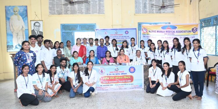 विद्यार्थ्यांसाठी आरोग्य शिबिराचे आयोजन