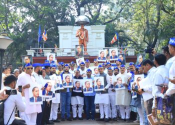 मविआकडून विधानभवन परिसरात आंदोलन