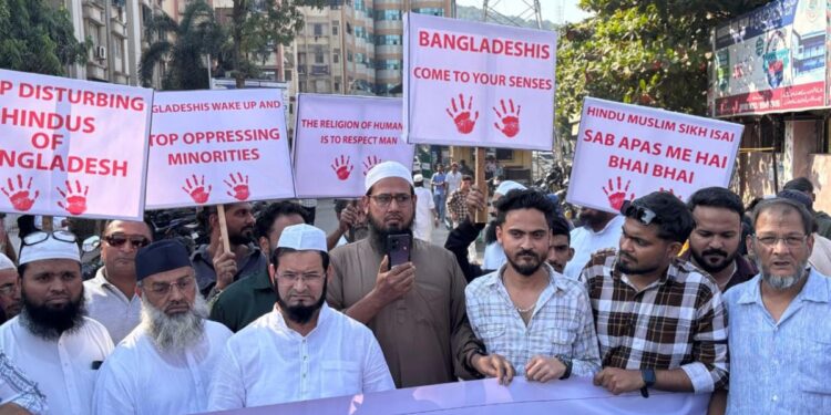 हिंदूंच्या रक्षणासाठी मुस्लिम रस्त्यावर