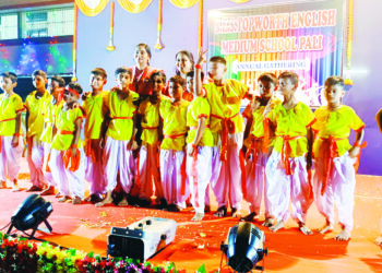 टॉपवर्थच्या विद्यार्थ्यांचे नृत्य सादरीकरण